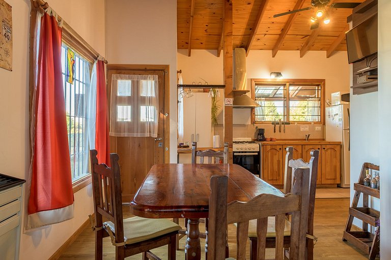 Family cabin with patio and grill - near the lake - wifi