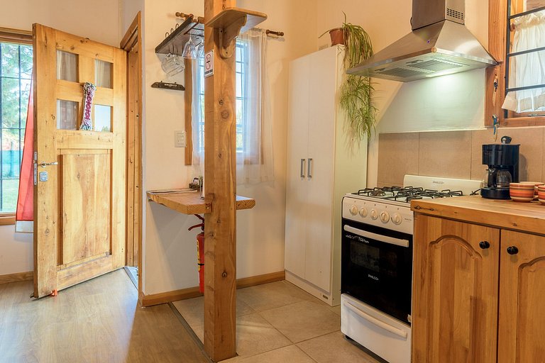Family cabin with patio and grill - near the lake - wifi