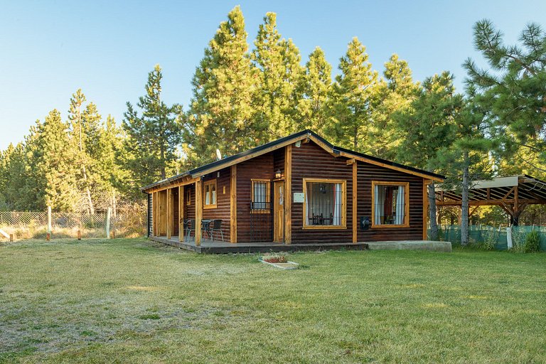 Cabaña familiar con patio y parrilla -cerca del lago- wifi