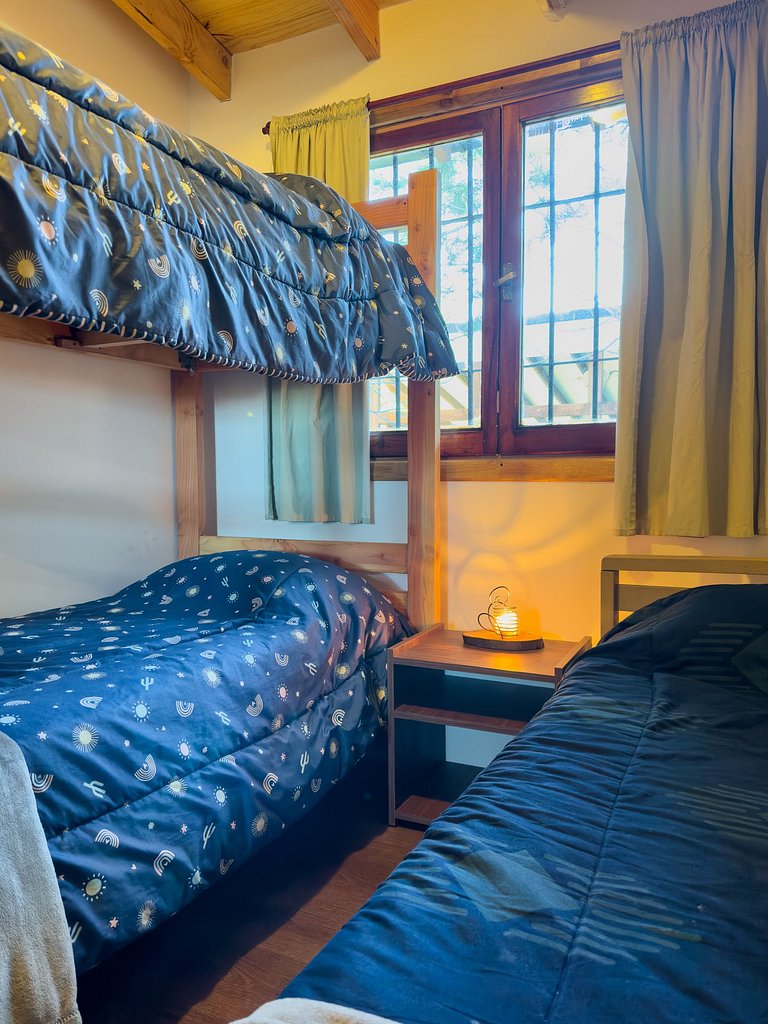 Family cabin with patio and grill - near the lake - wifi