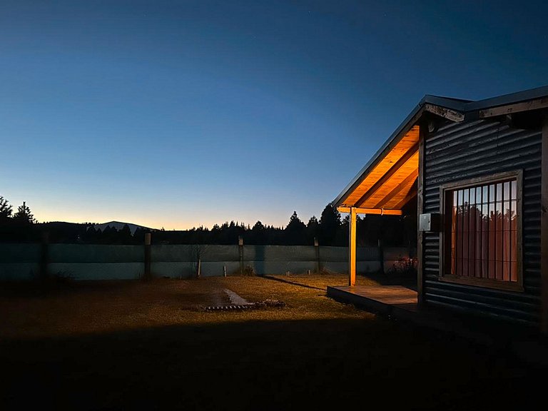 Family cabin with patio and grill - near the lake - wifi