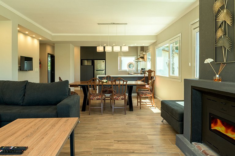 modern house on Av.Pioneros 5 minutes from downtown.grill