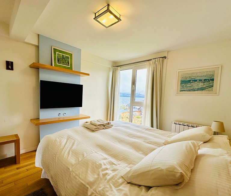 Apartamento boutique com vista para o lago, garagem, piscina