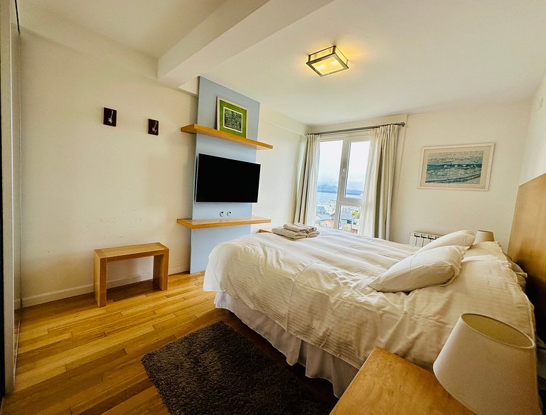 Apartamento boutique com vista para o lago, garagem, piscina