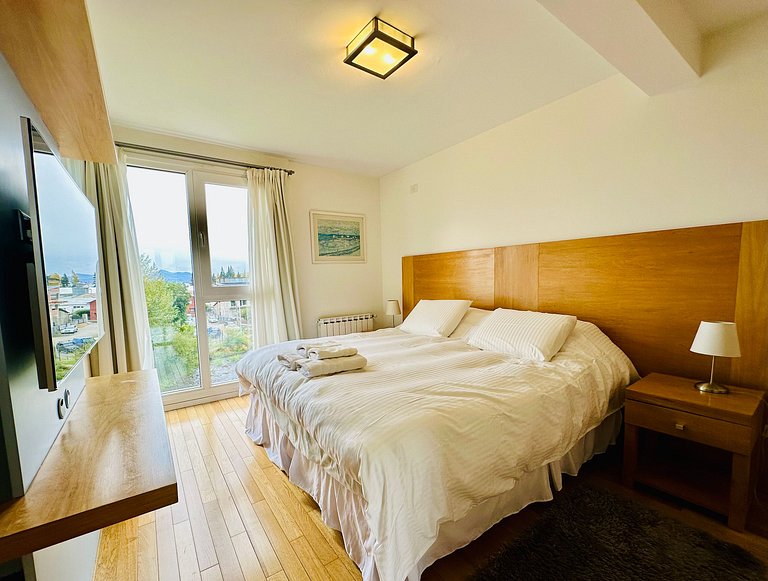 Apartamento boutique com vista para o lago, garagem, piscina