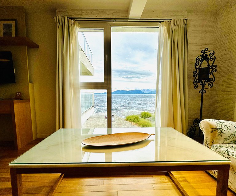Boutique sobre el Lago Nahuel Huapi