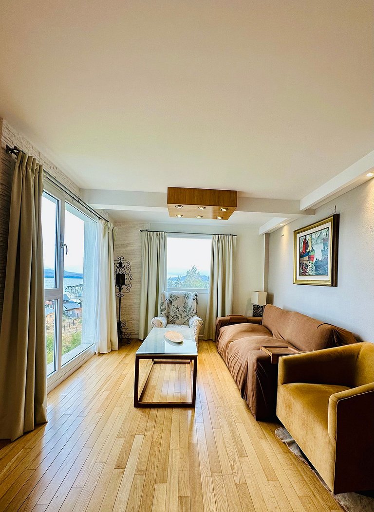 Apartamento boutique com vista para o lago, garagem, piscina
