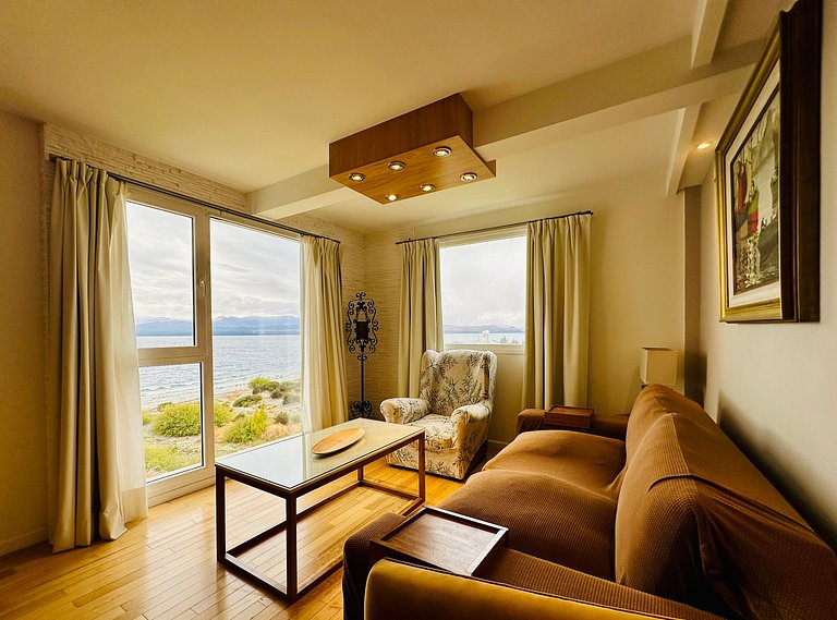 Boutique sobre el Lago Nahuel Huapi