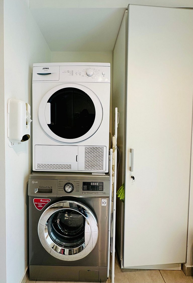 Apartamento boutique com vista para o lago, garagem, piscina