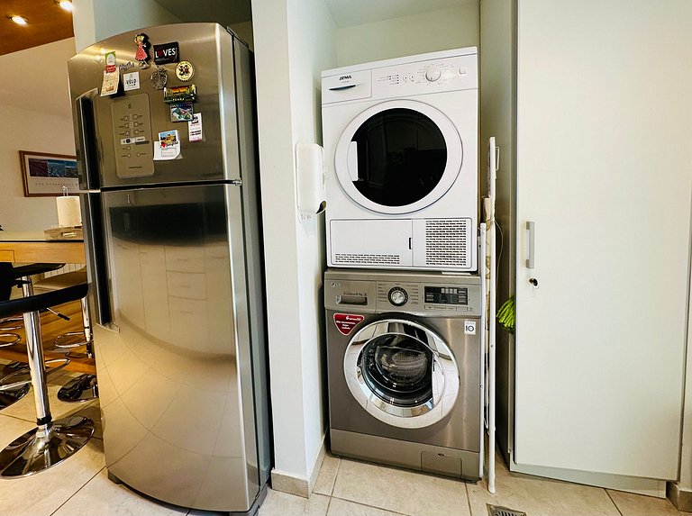 Apartamento boutique com vista para o lago, garagem, piscina