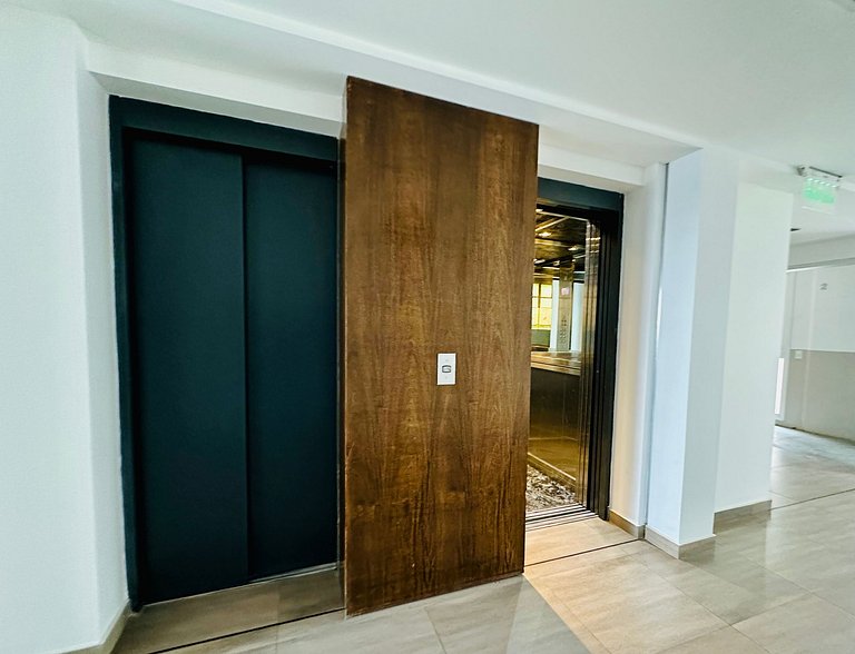 Apartamento boutique com vista para o lago, garagem, piscina