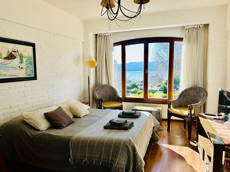 Saint Moritz Bariloche. Mtn and Lake Views.