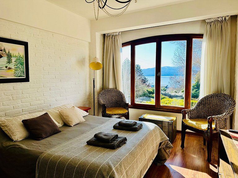 Saint Moritz Bariloche. Mtn and Lake Views.